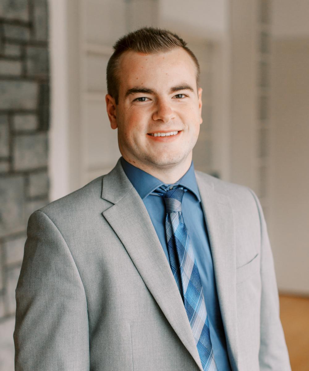 Matthew Gray Headshot Photo